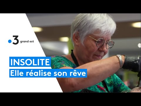 Insolite : à 67 ans, elle devient coiffeuse et réalise son rêve