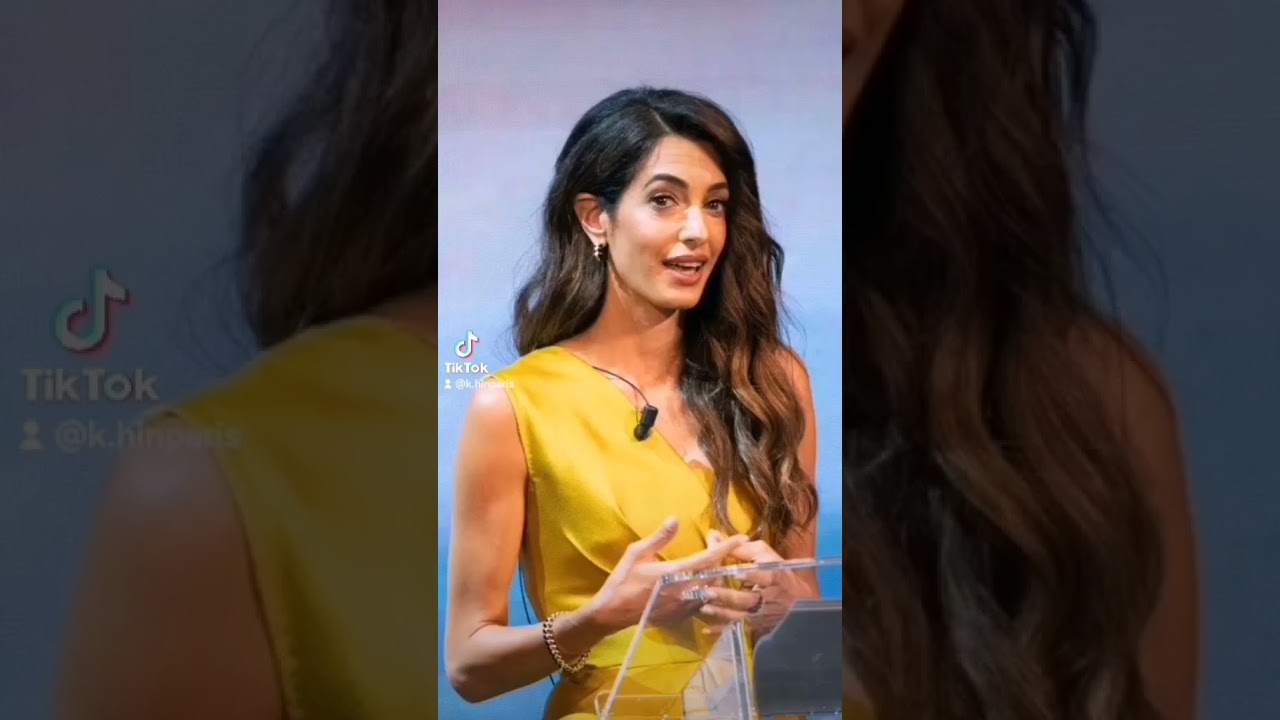 Amal Clooney arrived at "we chose the earth" in Madrid#style#avocate     #fashion#celebrity#short